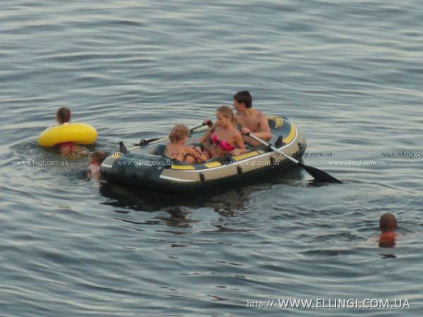 Эллинги Дельфин отдых на море в Алуште купание на лодочке